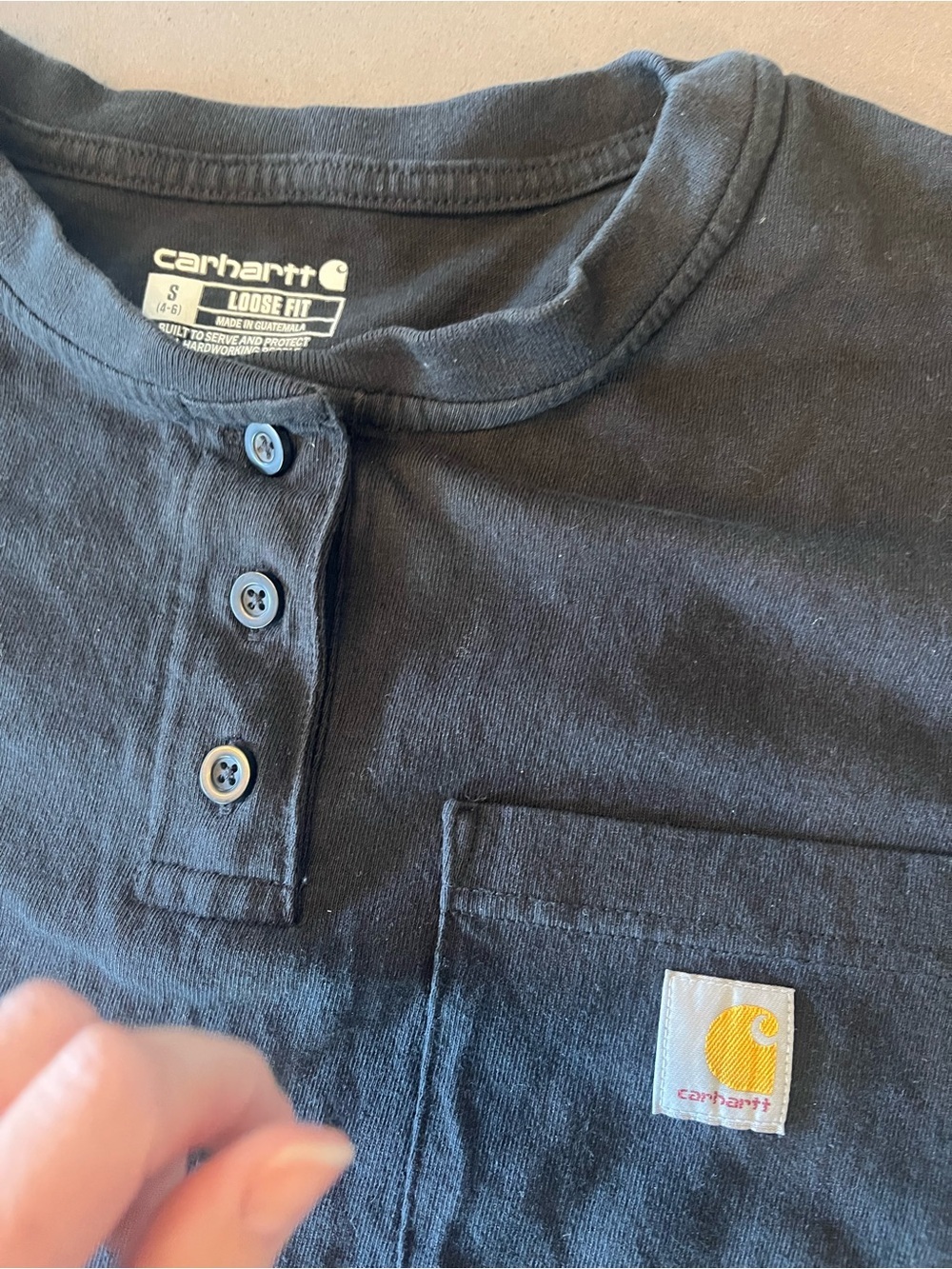 Small Carhartt Loose Fit Black Short-Sleeve Henley Pocket Tee - Picture 2 of 6